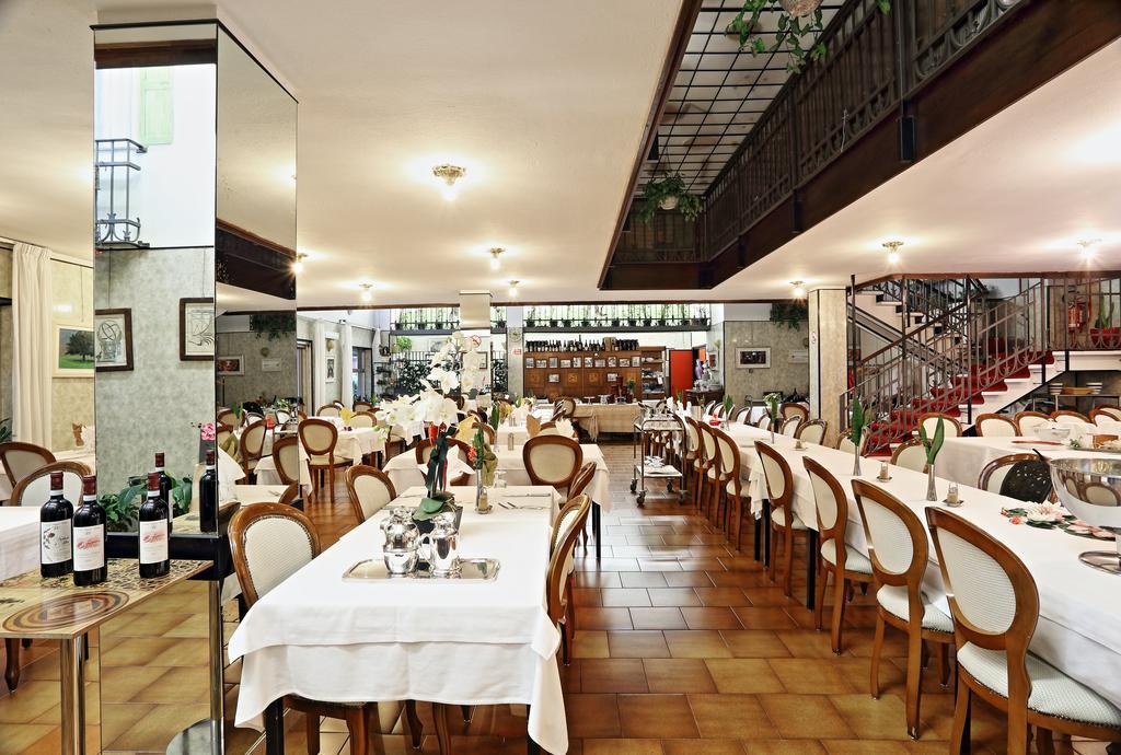 Hotel Residence Sogno Novara Kültér fotó